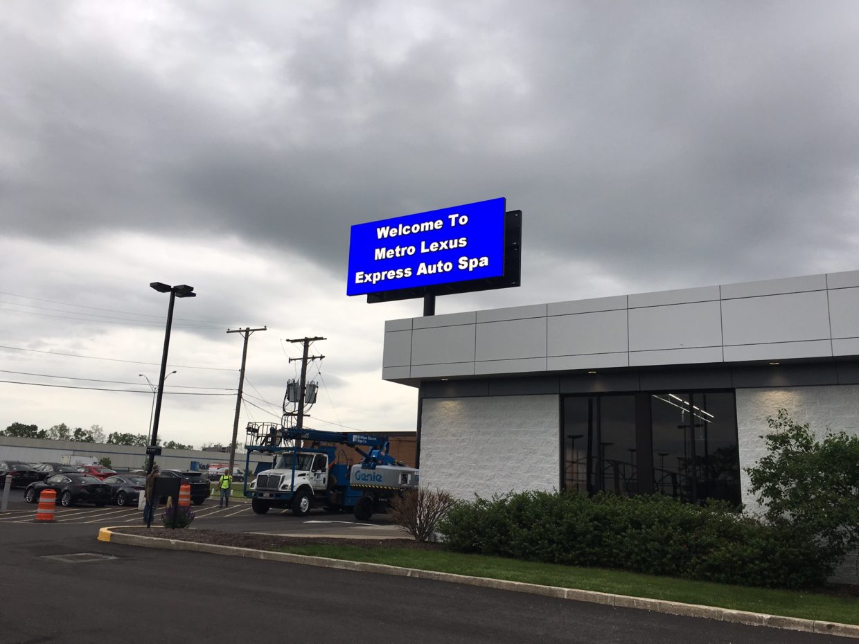 Digital Car Dealer Signs 