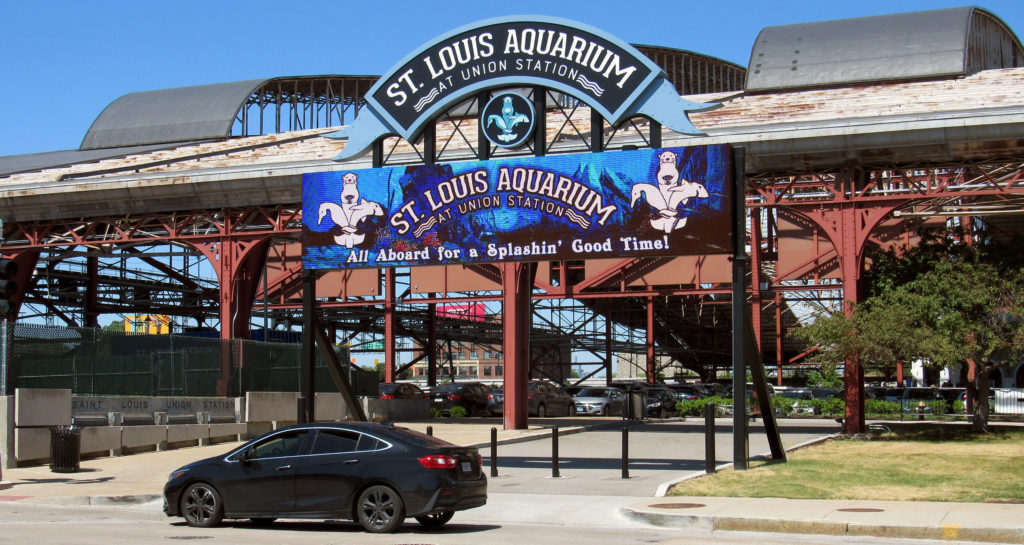 St. Louis Aquarium 10MM 192X864 Full Color LED Signs