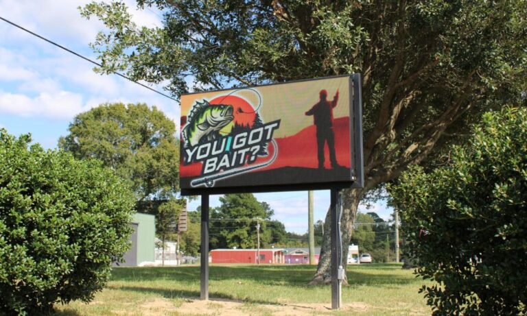 A Quick Guide to Forced Perspective With Digital Signs